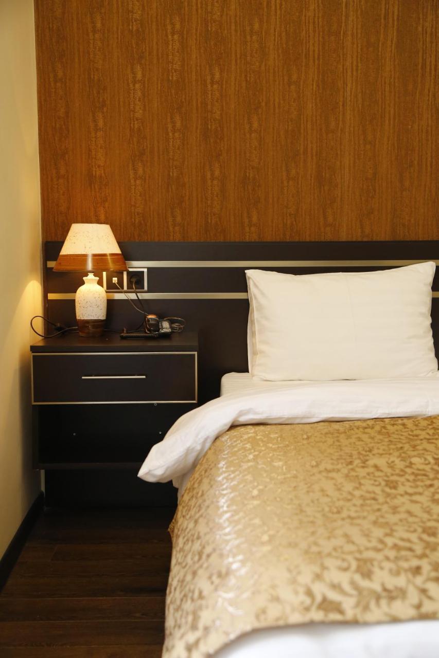Tomu'S Hotel غيومري المظهر الخارجي الصورة