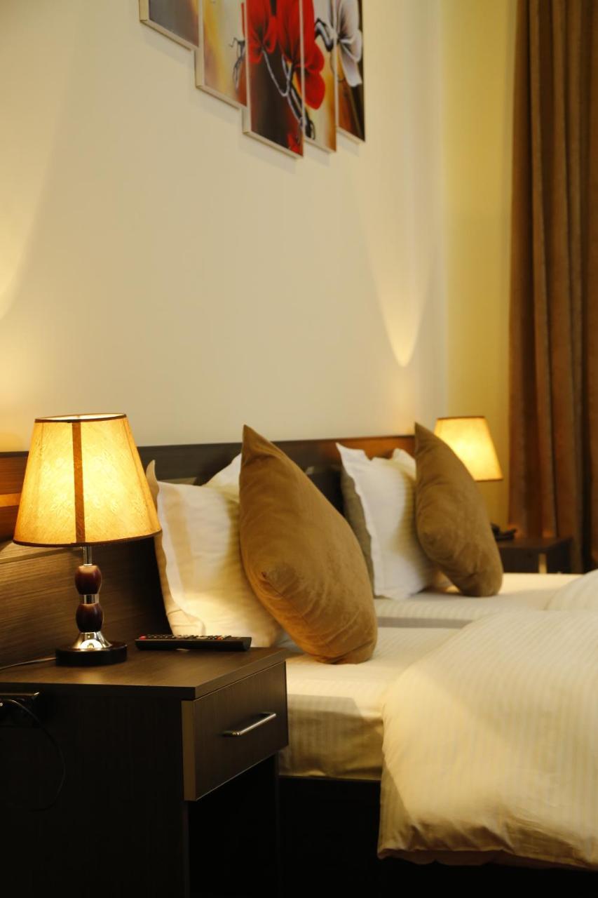 Tomu'S Hotel غيومري المظهر الخارجي الصورة